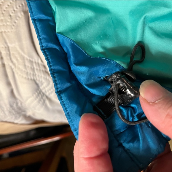 Patagonia Girls (Size 12) Down Jacket/Coat, Underwater Blue/Aqua Green - Picture 12 of 16